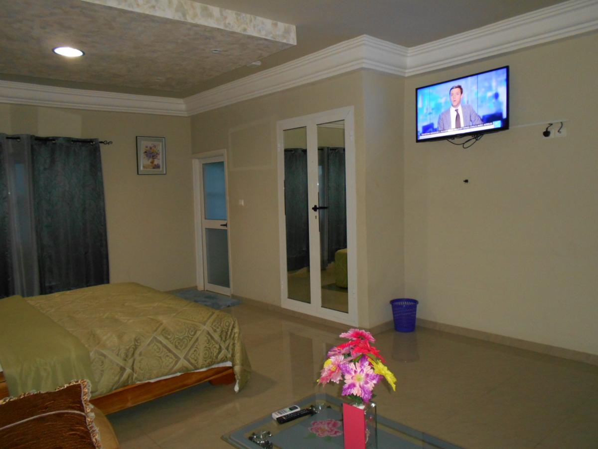 Agla Hotel Ломе Экстерьер фото