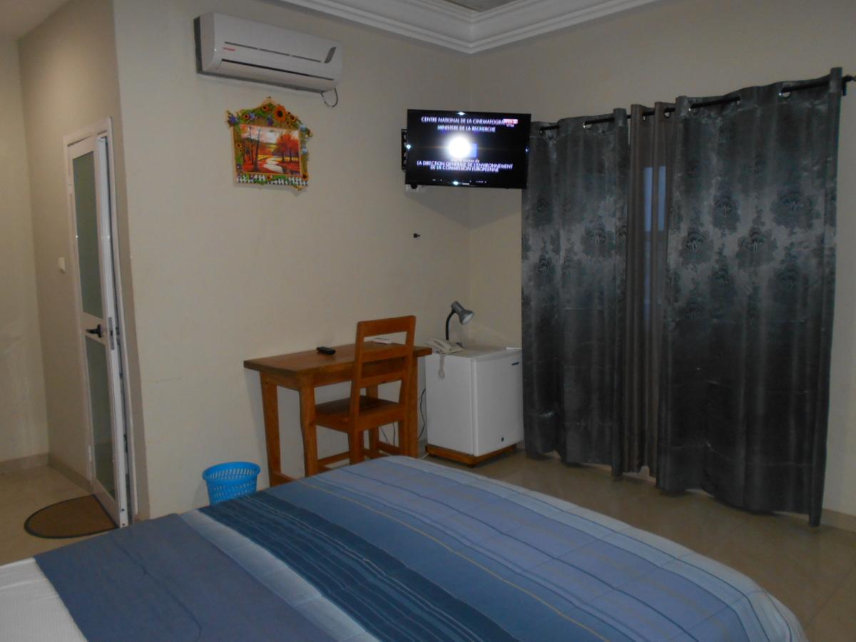 Agla Hotel Ломе Экстерьер фото